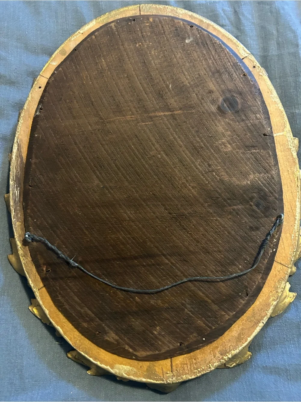 N/A small oval